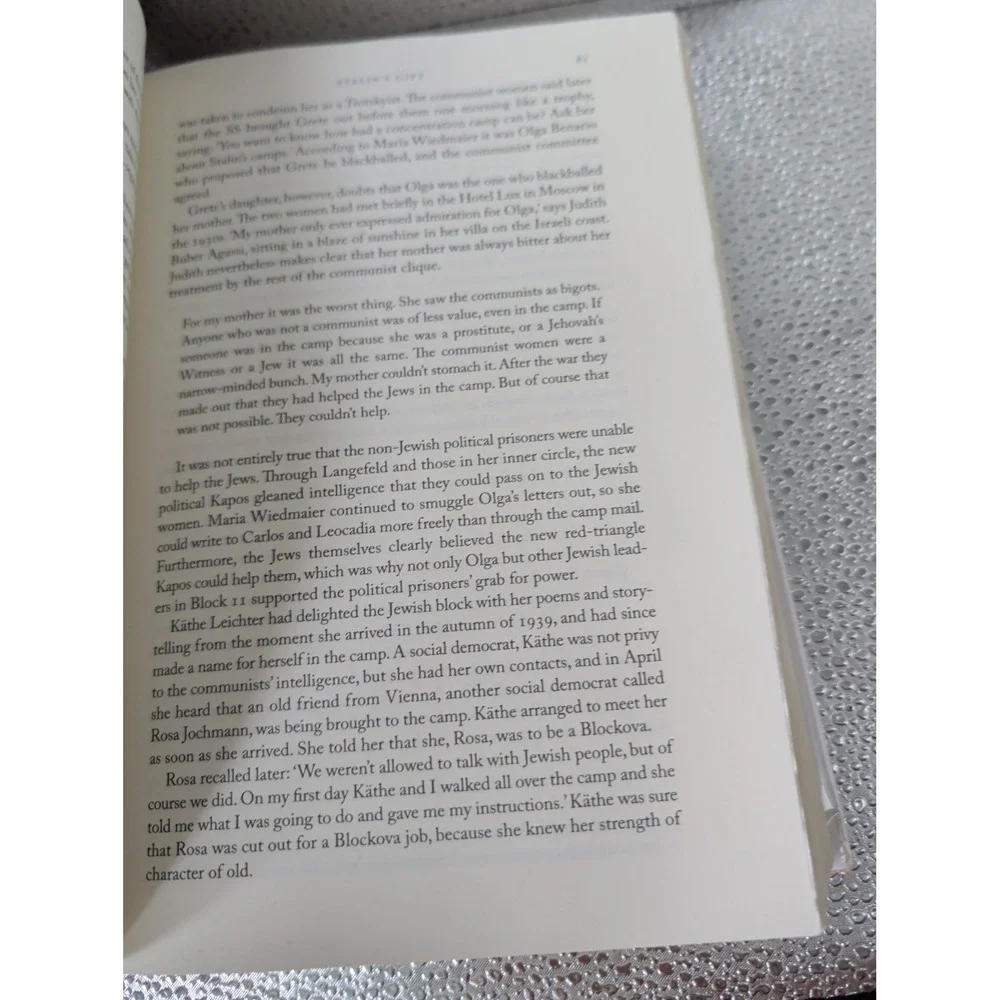 Sarah‎ Helm Ravensbrück Life & Death in Hitler's Concentration Camp for Women HC